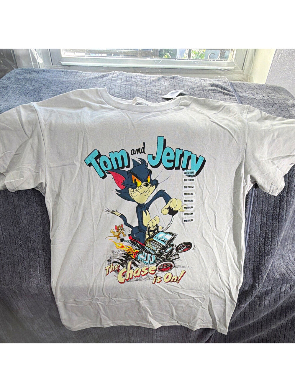 Tom and Jerry The Chase Is On Graphic T-Shirt White Men’s M Crew WRTJ073MSC
